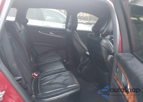 2020 Lincoln Nautilus Reserve z USA, uszkodzony, nr VIN 2LMPJ8KPXLBL15394